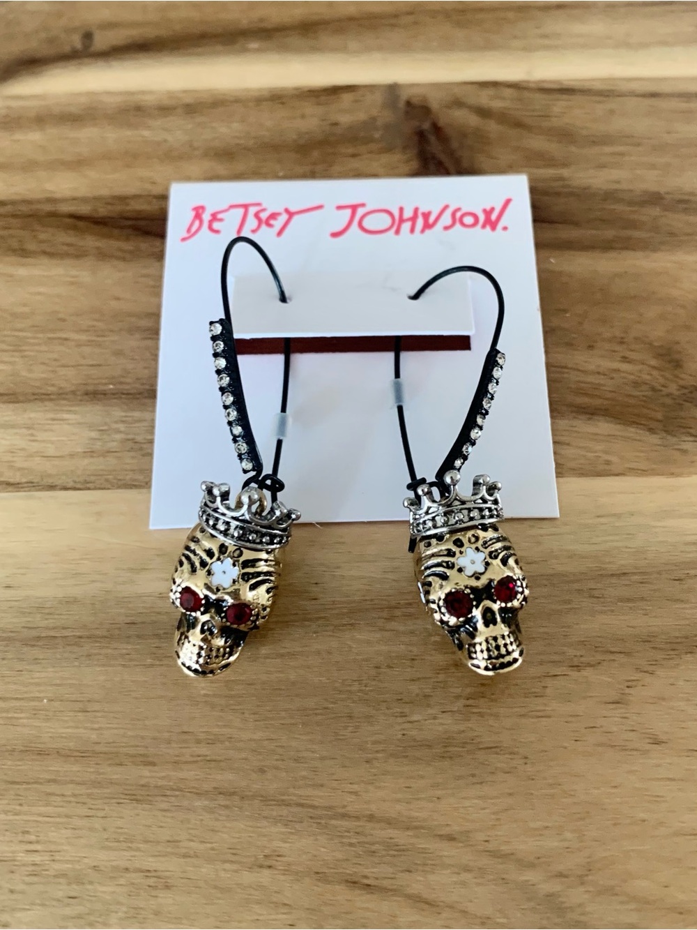 Betsey Johnson crowned skull earrings Halloween NWT
